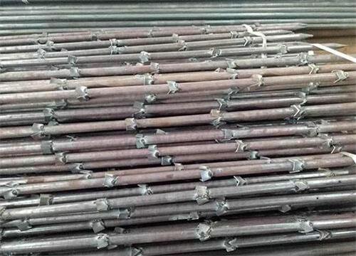 西秀隧道钢花管